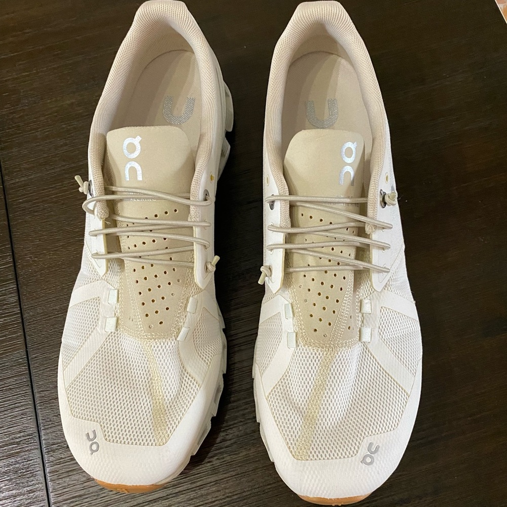 On Running Mens Cloud Size 11.5 White/Sand